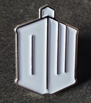 Doctor Who DW Tardis shaped Pin