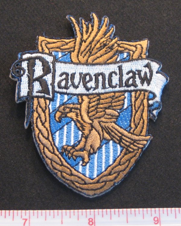 BRITISH HARRY POTTER CREST COLLECTION HOGWARTS HOUSE OF RAVENCLAW CREST PATCH 